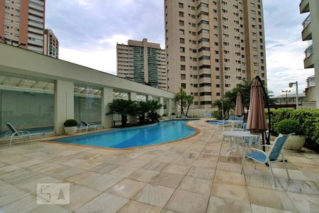 Apartamento à venda com 248m², 4 quartos e 4 vagasÁrea Comum - Piscina