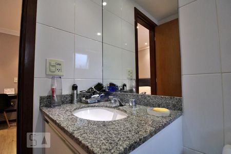 Apartamento à venda com 248m², 4 quartos e 4 vagasBanheiro Suíte 2