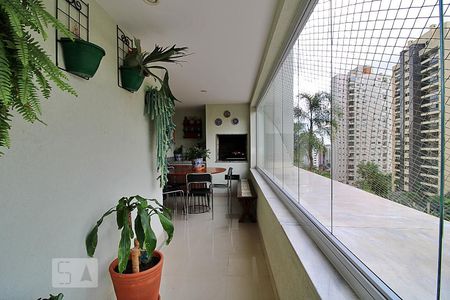 Apartamento à venda com 248m², 4 quartos e 4 vagasVaranda da Sala