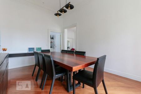 Casa à venda com 421m², 4 quartos e 3 vagasSala de jantar