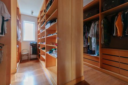 Casa à venda com 421m², 4 quartos e 3 vagasSuíte 3