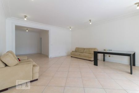 Casa à venda com 421m², 4 quartos e 3 vagasSala - Lazer