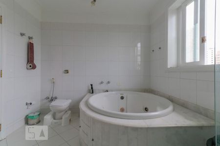 Casa à venda com 421m², 4 quartos e 3 vagasSuíte 3