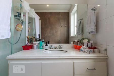 Casa à venda com 421m², 4 quartos e 3 vagasSuíte 2