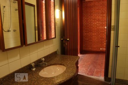 Casa à venda com 450m², 4 quartos e 7 vagasBanheiro 2