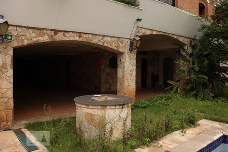 Casa à venda com 450m², 4 quartos e 7 vagasÁrea Externa