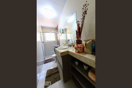 Casa de condomínio à venda com 247m², 4 quartos e 5 vagas Casa de condomínio à venda com 247m², 4 quartos e 5 vagas Banheiro