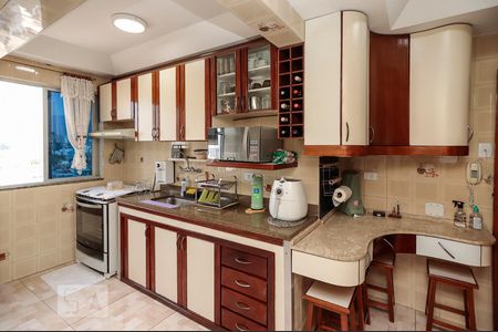 Apartamento à venda com 129m², 3 quartos e 2 vagasCozinha