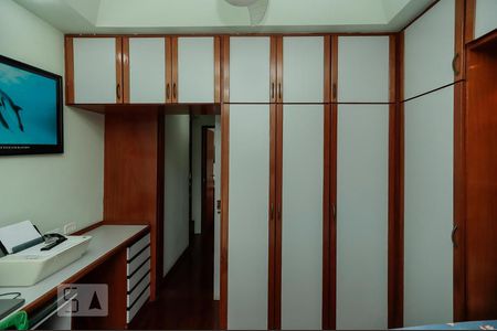 Apartamento à venda com 129m², 3 quartos e 2 vagasQuarto 2