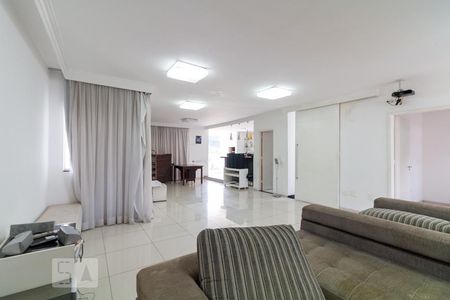 Casa à venda com 500m², 5 quartos e 8 vagasSala 2