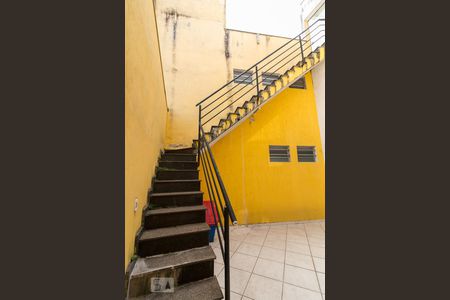 Casa à venda com 500m², 5 quartos e 8 vagasEscadas para espaço gourmet