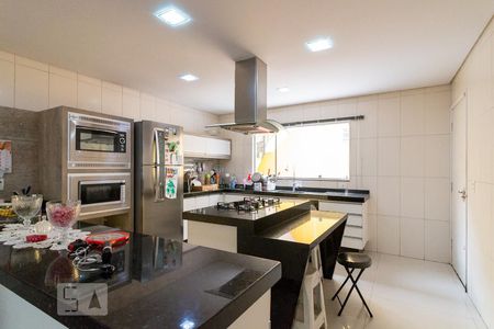 Casa à venda com 500m², 5 quartos e 8 vagasCozinha