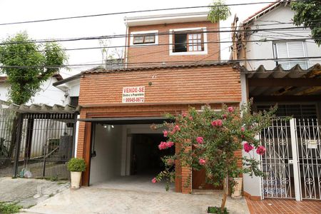 Casa à venda com 280m², 3 quartos e 2 vagasFachada