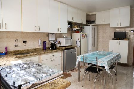 Casa à venda com 280m², 3 quartos e 2 vagasCozinha