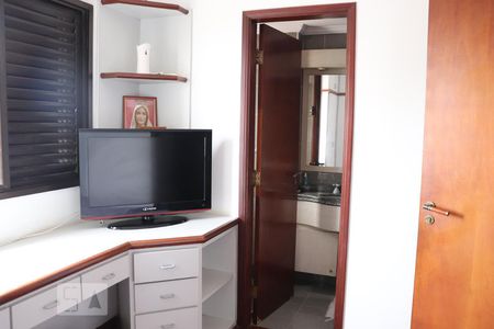 Apartamento à venda com 132m², 3 quartos e 2 vagasSuíte 2