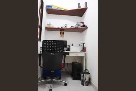 Apartamento à venda com 132m², 3 quartos e 2 vagasEscritório