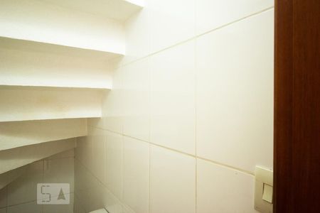 Lavabo de casa para alugar com 2 quartos, 110m² em Vila Firmiano Pinto, São Paulo