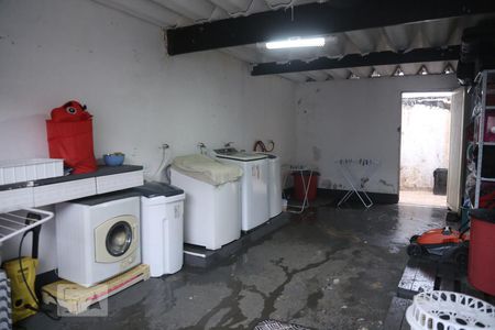 Casa à venda com 240m², 2 quartos e 5 vagasLavanderia