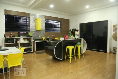 Casa à venda com 240m², 2 quartos e 5 vagasCozinha