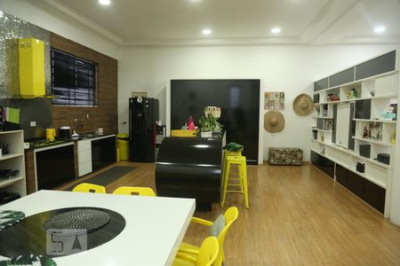 Casa à venda com 240m², 2 quartos e 5 vagasCozinha