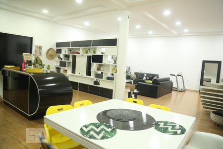 Casa à venda com 240m², 2 quartos e 5 vagasCozinha