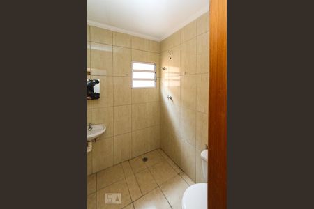 Banheiro de casa de condomínio para alugar com 1 quarto, 35m² em Quarta Parada, São Paulo