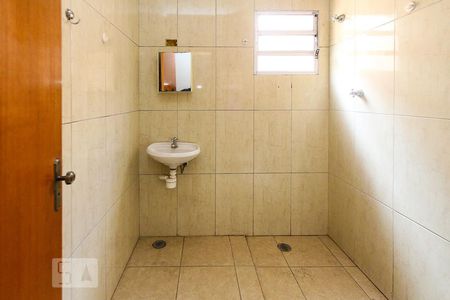 Banheiro de casa de condomínio para alugar com 1 quarto, 35m² em Quarta Parada, São Paulo