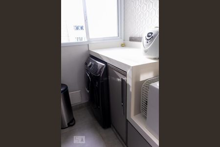 Apartamento à venda com 105m², 3 quartos e 2 vagas Apartamento à venda com 105m², 3 quartos e 2 vagasLavanderia