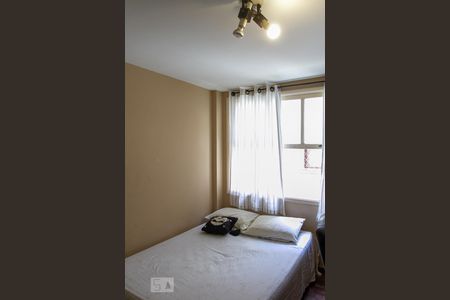 Apartamento à venda com 221m², 3 quartos e 2 vagas Apartamento à venda com 221m², 3 quartos e 2 vagasQuarto 1