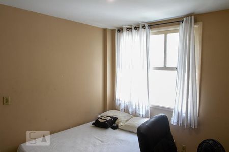 Apartamento à venda com 221m², 3 quartos e 2 vagas Apartamento à venda com 221m², 3 quartos e 2 vagasQuarto 1