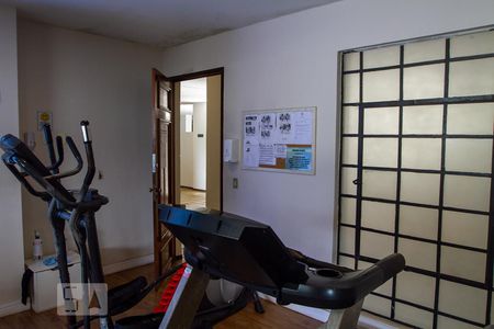 Apartamento à venda com 221m², 3 quartos e 2 vagas Apartamento à venda com 221m², 3 quartos e 2 vagasÁrea comum - Academia