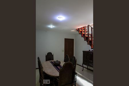 Apartamento à venda com 221m², 3 quartos e 2 vagas Apartamento à venda com 221m², 3 quartos e 2 vagasSala