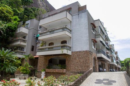 Apartamento à venda com 221m², 3 quartos e 2 vagas Apartamento à venda com 221m², 3 quartos e 2 vagasFachada do Bloco