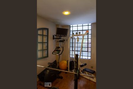 Apartamento à venda com 221m², 3 quartos e 2 vagas Apartamento à venda com 221m², 3 quartos e 2 vagasÁrea comum - Academia