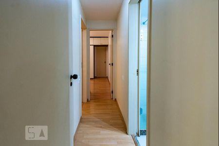 Corredor de apartamento para alugar com 2 quartos, 69m² em Jardim Botânico, Rio de Janeiro