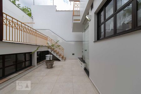 Casa à venda com 500m², 4 quartos e 6 vagas Casa à venda com 500m², 4 quartos e 6 vagasÁrea Externa
