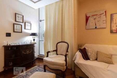 Casa à venda com 500m², 4 quartos e 6 vagas Casa à venda com 500m², 4 quartos e 6 vagasSala