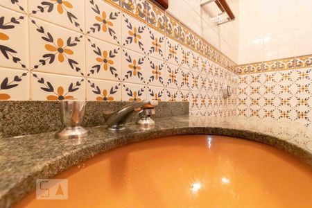 Casa à venda com 500m², 4 quartos e 6 vagas Casa à venda com 500m², 4 quartos e 6 vagasBanheiro Externo