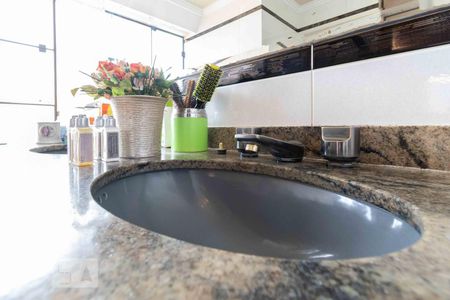 Casa à venda com 500m², 4 quartos e 6 vagas Casa à venda com 500m², 4 quartos e 6 vagasBanheiro da Suíte 1