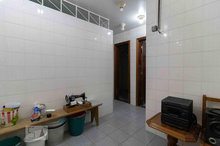 Casa à venda com 500m², 4 quartos e 6 vagas Casa à venda com 500m², 4 quartos e 6 vagasQuarto de Serviço