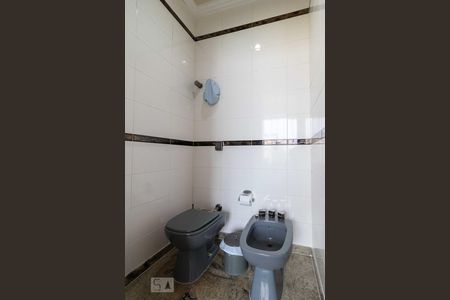 Casa à venda com 500m², 4 quartos e 6 vagas Casa à venda com 500m², 4 quartos e 6 vagasBanheiro da Suíte 1