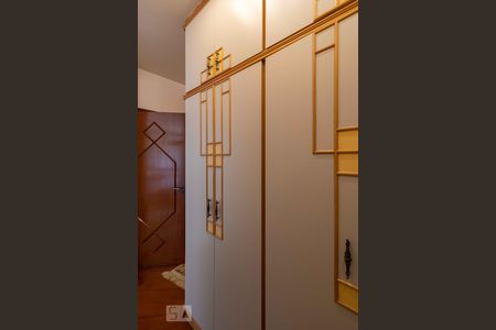 Casa à venda com 500m², 4 quartos e 6 vagas Casa à venda com 500m², 4 quartos e 6 vagasCloset da Suíte 1