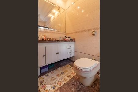 Casa à venda com 500m², 4 quartos e 6 vagas Casa à venda com 500m², 4 quartos e 6 vagasBanheiro da Suíte 2