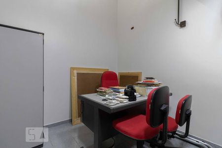 Casa à venda com 500m², 4 quartos e 6 vagas Casa à venda com 500m², 4 quartos e 6 vagasEscritório