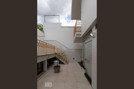 Casa à venda com 500m², 4 quartos e 6 vagas Casa à venda com 500m², 4 quartos e 6 vagasÁrea Externa