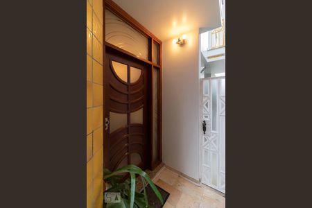 Casa à venda com 500m², 4 quartos e 6 vagas Casa à venda com 500m², 4 quartos e 6 vagasÁrea Externa - Entrada