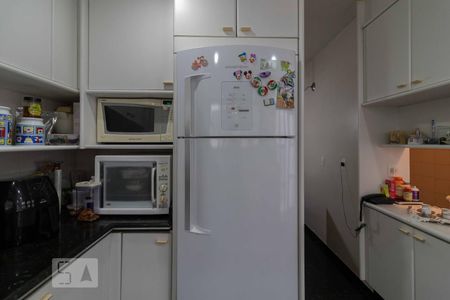 Casa à venda com 500m², 4 quartos e 6 vagas Casa à venda com 500m², 4 quartos e 6 vagasCozinha