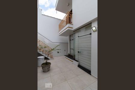 Casa à venda com 500m², 4 quartos e 6 vagas Casa à venda com 500m², 4 quartos e 6 vagasÁrea Externa