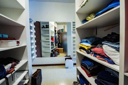 Casa de condomínio à venda com 200m², 3 quartos e 2 vagascloset  quarto 2