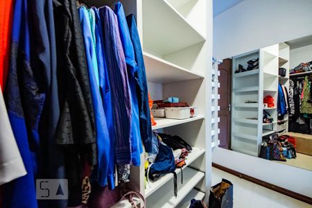 Casa de condomínio à venda com 200m², 3 quartos e 2 vagascloset  quarto 2